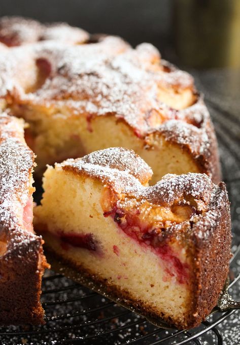 Baking With Vanilla Yogurt, French Plum Cake, Plum Yogurt Cake, Plum Desserts Easy, Plum Loaf Cake, Plum Cake Recipe Easy, Plum Recipes Easy, Plum Loaf, Yoghurt Cake Recipe