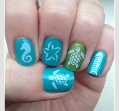 Nail art Sea Themed Nail Art, Fun Cruise Nails, Sea Turtle Nail Art, Turtle Nail Art, Aloha Nails, Turtle Nails, Designed Nails, Hawaiian Nails, Beach Themed Nails