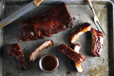 Bourbon Honey Ribs - a glazed BBQ recipe by Nerds with Knives Honey Ribs Recipe, Rib Glaze, Honey Ribs, Bourbon Honey, Cooking Ribs, Glazed Ribs, Tender Ribs, How To Cook Ribs, Honey Bbq Sauce