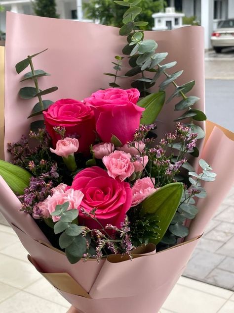 Flower Bouquet Ideas Birthday, Rose Bouget, Birthday Flowers Bouquet, Arte Aesthetic, Luxury Flower Bouquets, Roses Art, Boquette Flowers, Flowers Bouquet Gift, Nothing But Flowers