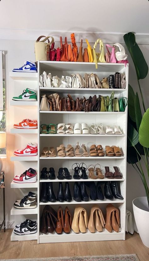 Room Organization Bedroom, Dressing Room Closet, Easy Room Decor, Dream Closet Design, Closet Shoe Storage, Closet Design Layout, Luxury Room Bedroom, Beauty Room Decor, Future Apartment Decor