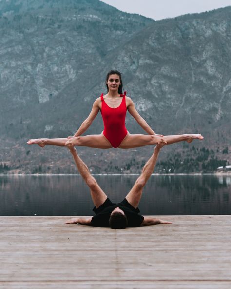 Try this acroyoga pose with your significant other! #middlesplit #flexibility #acroyoga Acroyoga Poses Couple, Acroyoga Couple, Acroyoga Poses, Acro Poses, Yoga For Two, Partner Acrobatics, Couple Yoga, Couples Yoga Poses, Acro Yoga Poses