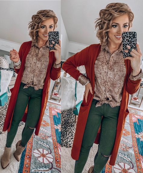 Green And Rust Outfit, Rust Cardigan Outfit Fall Work, Green Jegging Outfit, Rust Pants Outfit Fall, Colored Jeans Outfits Fall, Green Cardigan Outfit Fall, Rust Pants Outfit Work, Green And Burgundy Outfit, Rust Colored Pants Outfit