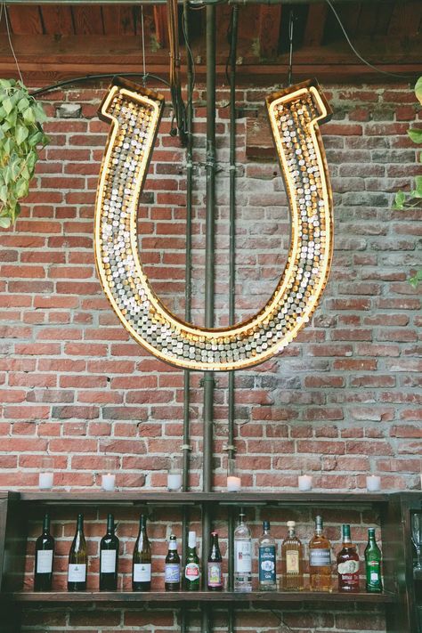 Horseshoe Wedding Decorations, Kentucky Derby Wedding Theme, Derby Decorations, Derby Gala, Derby Decor, Kentucky Derby Wedding, Equestrian Wedding, Derby Time, Football Ideas