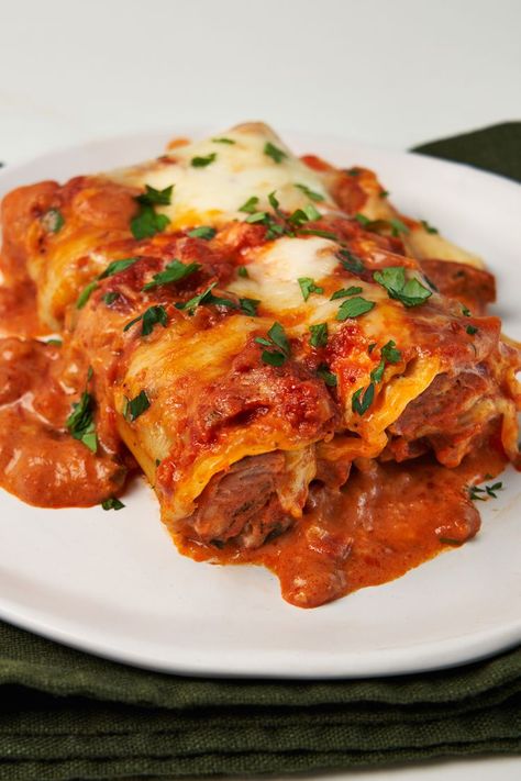 Easy Sausage Manicotti Bake Chicken Sausage Manicotti, Italian Sausage Stuffed Manicotti, Easy Sausage Manicotti Bake, Sausage Manicotti Bake, Italian Sausage Manicotti, Manicotti Filling, Sausage Stuffed Manicotti, Sausage Manicotti Recipe, Pasta Manicotti