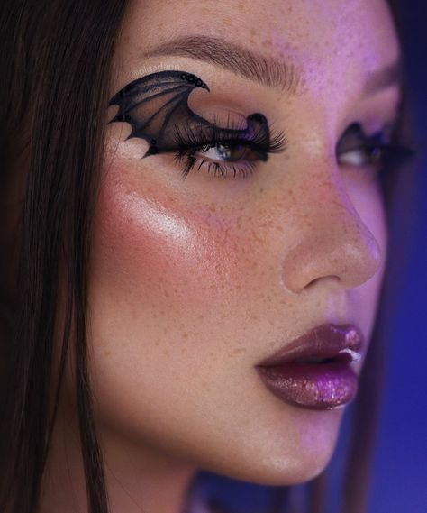 Content Creator (@olgadann) • Instagram photos and videos Baddie Halloween, Shrek Dragon, Dragon Makeup, Wing Eyeliner, Dragon Wing, Funky Makeup, Eyeliner Designs, Halloween Eye Makeup, Halloween Eyes