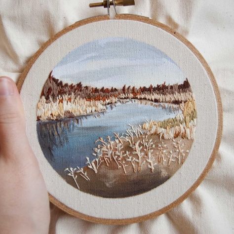 Life is fast paced and moments are fleeting. I hope @codealina loves this embroidery and remembers the happy moments in this place every time she sees it! ❤️ . . . . #textiledesign #embroidery #embroideryart #giveaway #artgiveaway #landscape #water #lake #mixedmedia #embroideryart #needlepoint #needle #needlework #create #creative #craftsposure #diy #craft #gstrosin528 Small Embroidery, Thread Painting, 자수 디자인, Hand Embroidery Art, Hand Embroidery Stitches, Embroidery Jewelry, Modern Embroidery, Embroidery Hoop Art, Art Textile