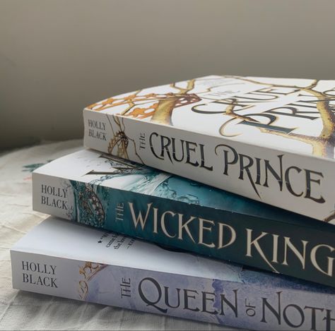 The Cruel Prince Series, Cruel Prince Series, Folk Of The Air Series, Book Core, The Folk Of The Air, Books Recommendations, Books Photography, Folk Of The Air, Nerdy Baby