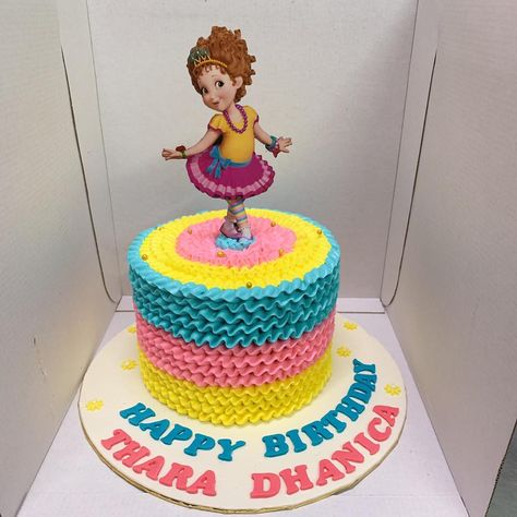 Fancy Nancy Birthday Cake, Fancy Nancy Cake, Fancy Nancy Birthday Party, Fancy Nancy Clancy, Fancy Nancy Birthday, Fancy Nancy Party, Butter Cream Cake, Fancy Nancy, 5th Birthday Party