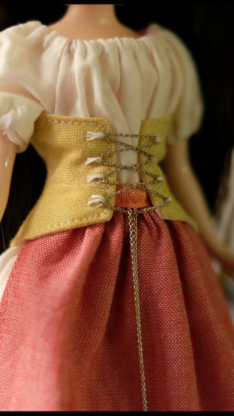 Dress from the victorian era Victorian Doll Clothes Patterns, Easy Doll Dress Pattern, Homemade Doll Clothes, Bjd Accessories Diy, Ooak Doll Clothes, Doll Corset Pattern, Barbie Clothing Patterns, Bjd Dress Pattern, How To Make Doll Dress