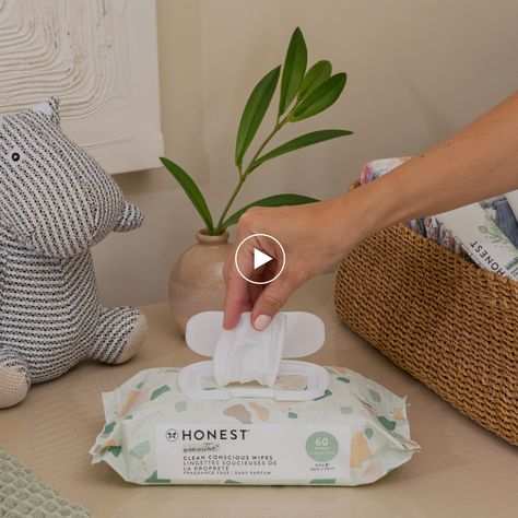 Unscented Plant-based* Clean Conscious™ Baby Wipes Honest Wipes, Organic Baby Wipes, Honest Baby Products, Body Wipes, Diaper Gifts, Diaper Rash Cream, Healing Ointment, Bath And Body Shop, Baby Cleaning Products