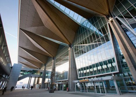 Pulkovo International Airport terminal by Grimshaw Grimshaw Architects, Airport Architecture, Kansai International Airport, Southern House, Airport Design, Airport Lounge, House Details, Airports Terminal, Renzo Piano