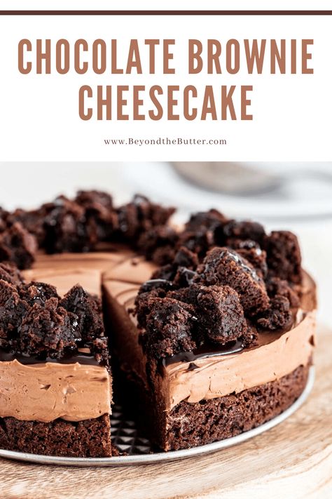 Dessert Ideas Dinner Party, Brownie Cheesecake Birthday Cake, Chocolate Pan Desserts, Brownie Bottom Cheesecake Bites, Chocolate Brownie Dessert Ideas, Chocolate Cheesecake Birthday Cake, Brownie Chocolate Cheesecake, Cheesecake With Brownie Base, Brownie Bottom No Bake Cheesecake