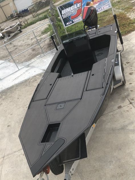 Bay Boats - Uncle J Custom Boats Custom Aluminum Boat, Havoc Boats, Fishing Boats Ideas, Custom Jon Boat, Aluminum Boat Ideas, Mini Bass Boats, Speed Boats Racing, Bass Fishing Boats, Duck Hunting Boat