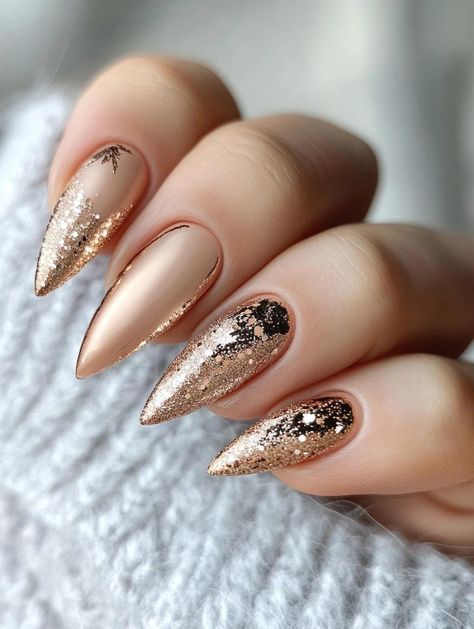 Winter Acrylic Nails: Trendy Designs to Sparkle This Season Acrylic Nail Trends, Gold Holiday Nails, Winter Acrylic Nails, Frosted Tips, Halloween Nail Ideas, Festive Nail Art, Holiday Nail Designs, Winter Nails Acrylic, Christmas Nails Easy