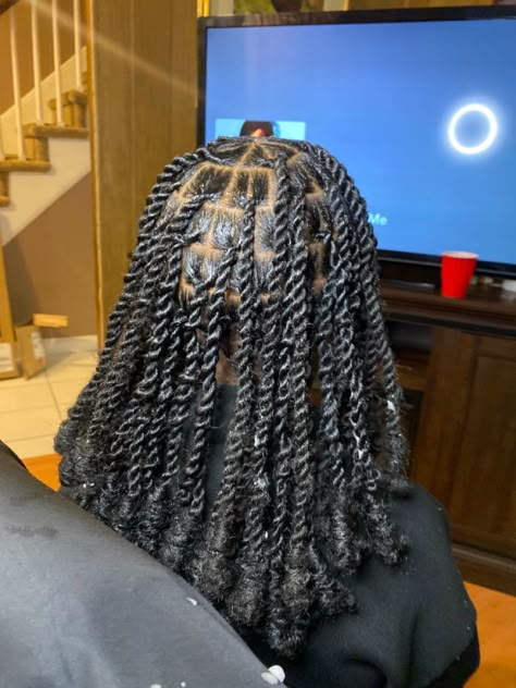 Hairstyles For Puerto Rico, Small Invisible Locs, Retwist Styles For Women, Invisible Locs Bob, Invisible Locks, Locs Bob, Loc Twist, Black Hair Protective Styles, Invisible Locs