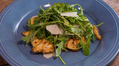 Katie Lee's Grilled Chicken Paillard with Arugula and Shaved Pecorino Recipe - Rachael Ray show 10-20-15 Chicken Paillard, Tomato Salad Recipes, Bobby Flay, Arugula Salad, Health Conscious, Chicken Cutlets, Watercress, Grill Master, Tomato Salad