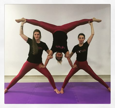 3person Yoga Poses, 3 People Acro Poses, Acro Poses For 3 People, Acro Yoga Poses 3 People, Acro Lifts 3 People, Yoga Poses For Multiple People, Yoga For 3 People, 3 Person Acro Tricks, Three Person Lifts Dance