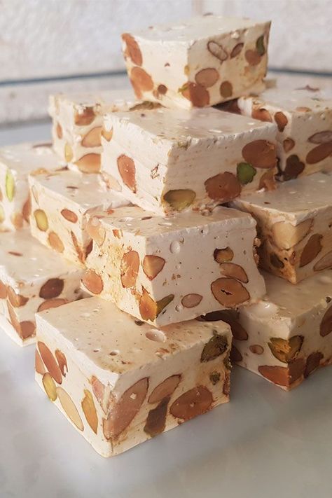 Torrone Recipe, Italian Candy, Nougat Recipe, Italian Recipes Dessert, Dessert Aux Fruits, Candy Recipes Homemade, Christmas Candy Recipes, Think Food, Homemade Candies