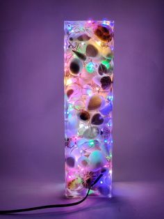 Diy Resin Lamp, Rainbow Lamp, Resin Sea, Lighted Canvas Art, Resin And Wood Diy, Amazing Resin, Beach Pebbles, Resin Lamp, White Pebbles