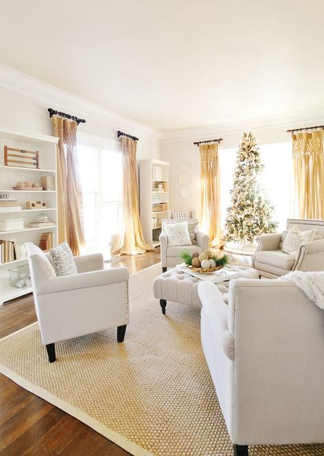 Christmas in the New (Old) Living Room - Thistlewood Farm Wall Design Ideas, Movie Room Decor, Living Room Furniture Layout, Living Room Decor Rustic, Ideas For Living Room, Small Room Design, Living Room Remodel, Family Room Design, Beautiful Living Rooms