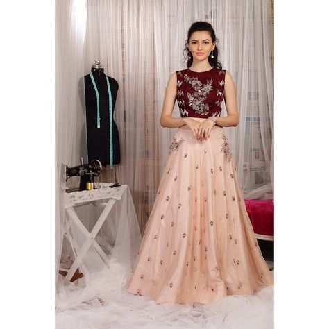 IssaStudio by Chetana & Swathi on Instagram: “Burgundy and peach hand embellished crop top skirt. Launching Collection ‘EKA’✨ . . . #issadesignerstudio #issa #indianwear…” Raas The Global Desi, Akanksha Singh, Western Couture, Peach Skirt, Online Shopping Sarees, Global Desi, Embellished Crop Top, Net Skirt, Lehenga Gown