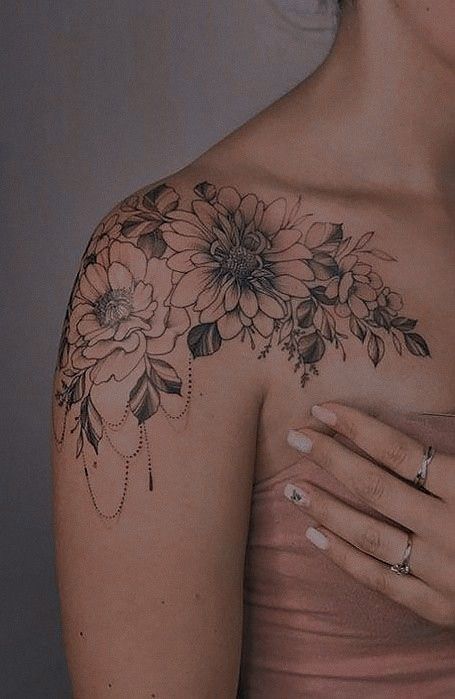 Collar Bone To Shoulder Tattoos For Women, Shoulder Cap Floral Tattoos For Women, Over The Shoulder Floral Tattoo, Women’s Shoulder Tattoo Unique, Arm To Chest Tattoo Woman, Corner Shoulder Tattoos For Women, Shoulder And Collar Bone Tattoos For Women, Womens Shoulder Cap Tattoo Ideas, Floral Shoulder Piece Tattoo