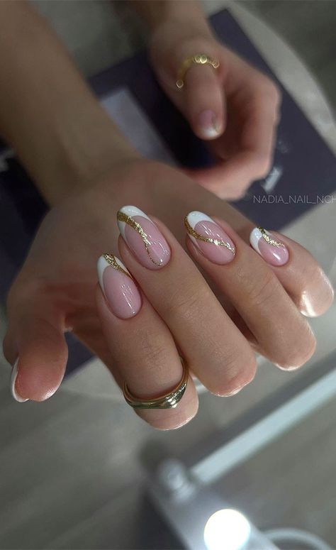 creative nails, coquette nails, nail trends, elegant nails, jewel nails, jewel nail designs, elegant nails pictures, french tip nails Jewel Nail Designs, White Tip Nails, Golden Nails, Nails Glitter, Tip Nails, White Tip, Glitter Gold, Nail Art Galleries, Creative Nails