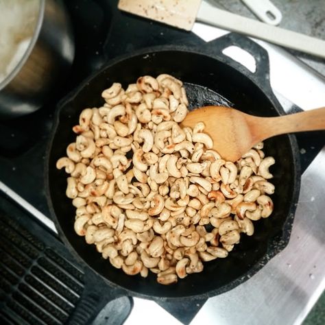 Simply Gourmet: Toasted Cashews Toasted Cashews, Pulp Recipe, Cast Iron Pans, Nut Crackers, Dutch Oven Cooking, The Elf On The Shelf, Roasted Cashews, Yorkshire Pudding, Family Eating