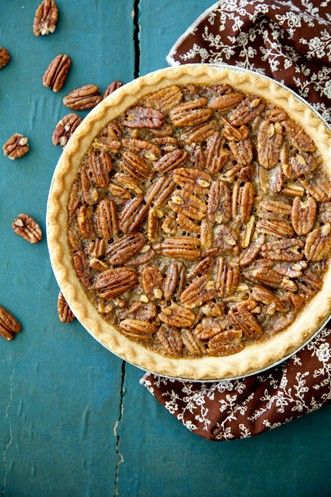 Bourbon Pecan Pie: aka Douglas' Dark Rum Pecan Pie Pecan Pie Paula Deen, Bourbon Pecan Pie Recipe, Bourbon Pecan Pie, Paula Deen Recipes, Pecan Pie Recipe, Dark Rum, Köstliche Desserts, Paula Deen, Pie Dessert