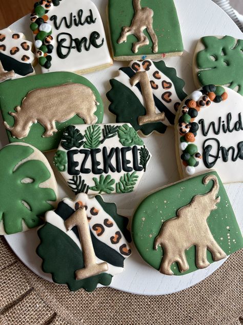 Cookies Background, Tropical Cookies, Giraffe Birthday Cakes, Girl Baby Shower Cake, Wild One First Birthday, Buffet Dessert, First Birthday Cookies, Jungle Thema, Wild Birthday Party