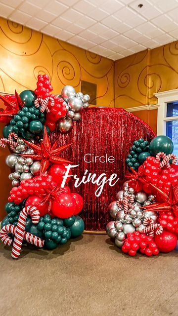 Ring Birthday Decoration, Christmas Fringe Backdrop, Christmas Party Backdrop, Company Christmas Party, Fringe Backdrops, Round Balloons, Christmas Event, Twist And Shout, Christmas Balloons