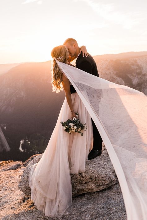 Hiking Wedding, Yosemite Elopement, Yosemite Wedding, National Park Elopement, Wedding Picture Poses, Park Elopement, Wedding Photography Styles, National Park Wedding, California Elopement