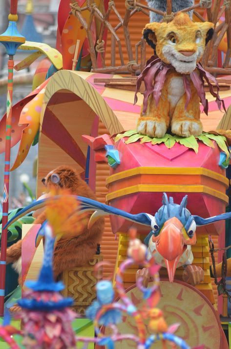 Disneyland park paris 25s parade the lion king 2017 Boys 1st Birthday Cake, Disney Parade, Cute Disney Pictures, Disney Dreams, Photography Pics, Disneyland Park, Disney Photos, 1st Birthday Cake, Disney Theme Parks