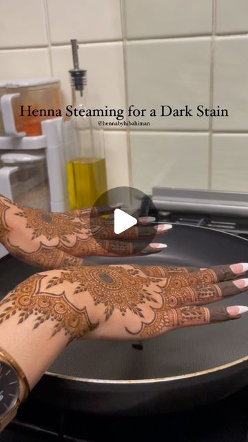 How To Make Mehndi Darker, How To Make Mehndi, Eid Photoshoot, Eid Photoshoot Ideas, Henna Color, Henna Stain, Eid Henna, Natural Henna, Mehndi Artist