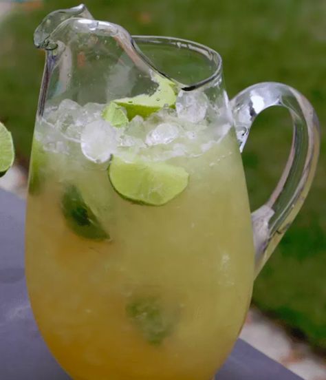 17 Big-Batch Margarita Recipes to Make with Friends | StyleCaster Beer Margarita Recipe, Pitcher Margarita Recipe, Beer Margaritas, Beer Margarita, Frozen Margarita, Easy Margarita, Football Parties, Margarita Recipe, Beer Recipes