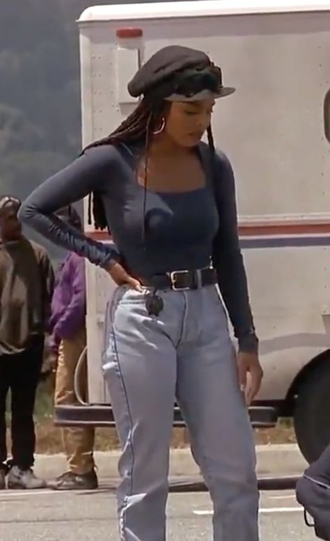 Janet Jackson Pleasure Principle Outfit, Janet Jackson Poetic Justice Outfit, Janet Jackson 90s Poetic Justice, Jada Pinkett Smith 90s Aesthetic, Janet Jackson Fashion, Poetic Justice Outfit, Janet Jackson Outfits, Janet Jackson Poetic Justice, 90s Wardrobe