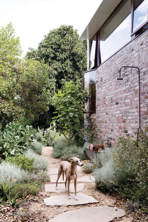 Weatherboard Cottage, Australian Garden Design, Australian Native Garden, Recycled Brick, Outdoor Bath, Australian Garden, Backyard Spaces, Native Garden, Garden Landscape Design