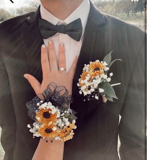 Country Corsage And Boutonniere, Bouttoniers Prom, Flowers For Prom Wrist Corsage, Flowers For Black Dress Prom, Sunflower Corsage And Boutonniere, Bouteniers And Corsages Prom, Sunflower Corsage Prom, Sunflower Corsage Wedding, Unique Corsages For Prom