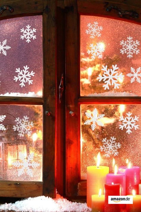 Weihnachtsdeko Idee: Schneeflocken Fensterbilder zusammen mit Schneespray. *Affiliate Werbung Watercolor Rainbow Wall, Glass Storm Doors, Snowflake Sticker, Vine Wall, Flower Wall Decals, Winter Wonderland Christmas, Crochet Snowflakes, Christmas Porch, Christmas Memory