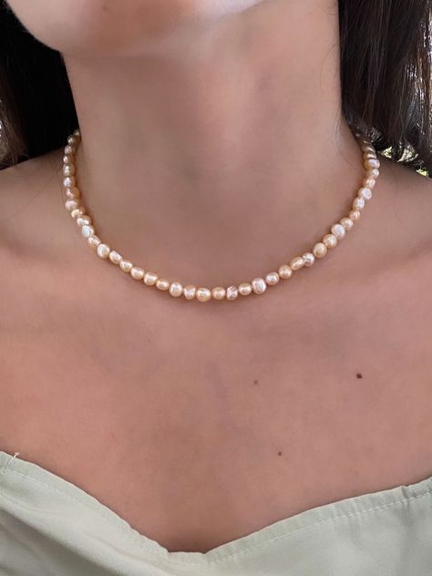 Check out Simply Skye Co for affordable, trendy jewelry! Instagram: @simplyskyeco https://www.instagram.com/simplyskyeco/ Indian Pearl Necklace, Dainty Pink Pearl Necklace For Gift, Pink Pearl Necklaces For Wedding, Feminine Pink Pearl Necklace Gift, Delicate Pink Pearl Necklace, Feminine Pink Pearl Necklace, Peach Pearl Necklace, Pink Pearl Necklace, Vintage Jewlery