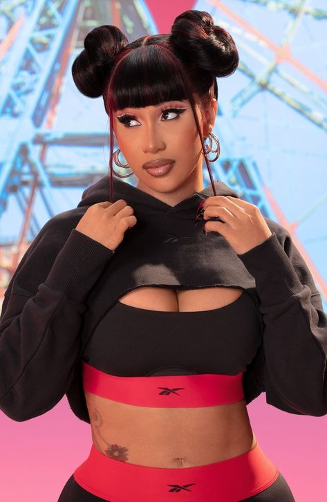 Cardi B Pics, Cardi B Photos, Female Rappers, Celebrity Hairstyles, Cardi B, Nicki Minaj, Cropped Hoodie, Nike Sportswear, Kim Kardashian