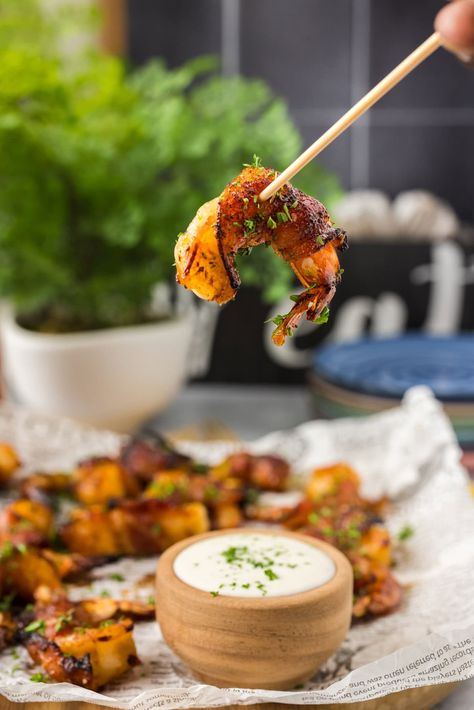 Quick and easy air fryer bacon wrapped shrimp coated in a sticky soy-maple-honey glaze makes one of the best party appetizers with minimal ingredients! Shrimp Wrapped In Bacon, Bacon Air Fryer, Wrapped Shrimp, Air Fryer Bacon, The Best Appetizers, Best Party Appetizers, Mexican Chicken Casserole, Bacon Wrapped Shrimp, Crockpot Mac And Cheese