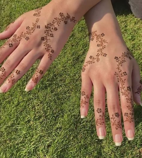 henna tattoo henna designs henna henna tattoos henna tattoo designs henna hand henna design henna tattoo design henna tattoos designs Small Henna Designs, Henne Tattoo, Cute Henna Designs, Cute Henna Tattoos, Henna Style Tattoos, Jagua Henna, Henna Designs Wrist, Henna Inspired Tattoos, Cute Henna