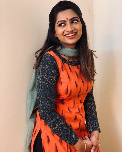 Nakshathra Nagesh on Instagram: “Sending you all truckloads of #happiness! Thank you @ekantastudio for the most comfy and absolutely gorgeous kurtas. #beingbhagyalakshmi” Ikat Kurti, Nakshatra Nagesh, Nakshathra Nagesh, Saree Photos, Tamil Girls, Hot Dresses Tight, Fashion D, Kurti Neck Designs, Indian Models