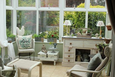 Green Conservatory Ideas Glass Conservatory Decor, Georgian Conservatory Ideas, Snug Conservatory Ideas, Conservatory Lounge Ideas, Conservatory Storage Ideas, Conservatory Decor Small Cosy, Large Conservatory Ideas, Cosy Sunroom, Cosy Conservatory Ideas Sunrooms