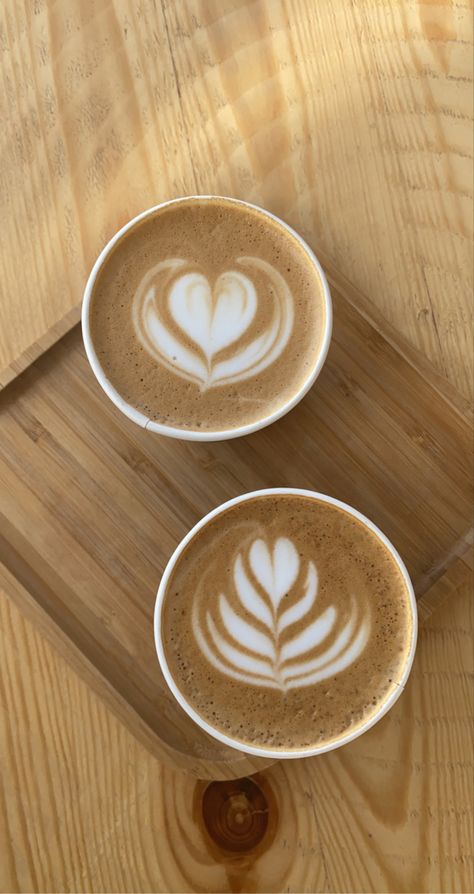 Coffee Latte Art, Coffee Barista, Coffee Wallpaper, Sweet Coffee, Coffee Obsession, Coffee Pictures, Cafe Latte, Coffee Photography, Home Cafe