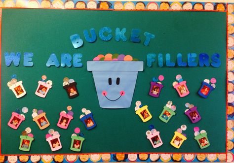 My first bulletin board! If you haven't read "Have you Filled a Bucket Today?" to your class, it's a must! Great way to build classroom community. Bucket Filler Bulletin Board, Bucket Filler Book, Values Display, Bucket Filler Activities, Bucket Fillers, Build Classroom Community, Filler Ideas, School Art Activities, Bucket Filler