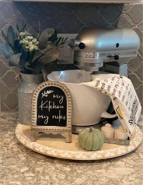 Kitchenaid Display In Kitchen, Kitchenaid Mixer Decor Ideas, Mixer Decor, Staging Kitchen, Counter Top Decor, 1950s Kitchen Decor, Decorating Above Kitchen Cabinets, Farmhouse Kitchen Inspiration, Kitchen Countertop Decor