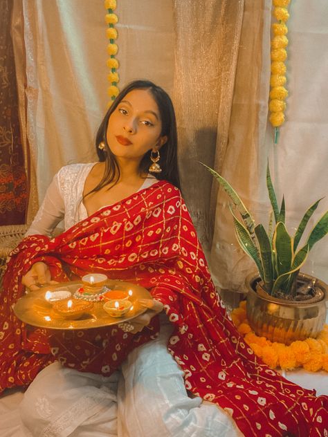 Diwali Shoot Ideas At Home, Diwali Photoshoot Ideas At Home, Ethnic Photoshoot Poses At Home, Diwali Photoshoot Ideas For Women, Festive Photo Ideas, Diwali Asthetic Picture, Diwali Poses For Women, Diwali Photo Poses, Diwali Photoshoot Ideas